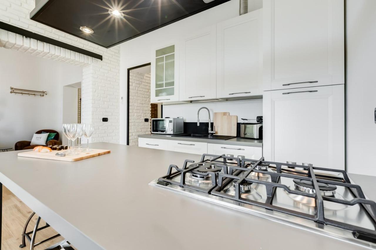 Bmga L Glam Industrial 3-Bed Apartment In Termini Řím Exteriér fotografie