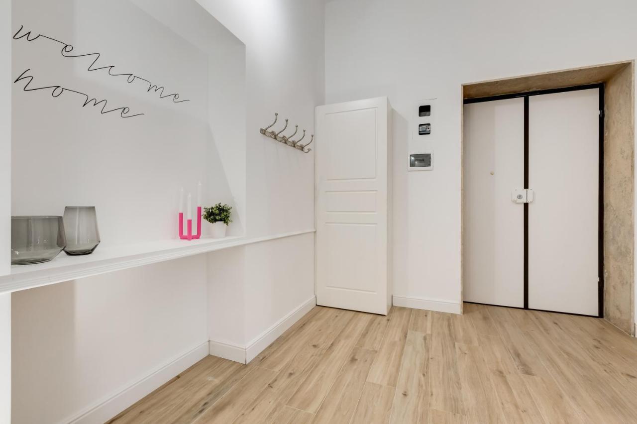 Bmga L Glam Industrial 3-Bed Apartment In Termini Řím Exteriér fotografie