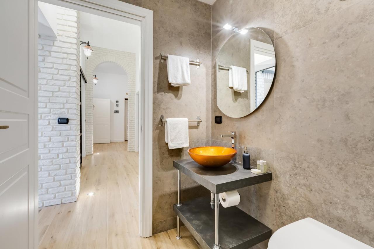 Bmga L Glam Industrial 3-Bed Apartment In Termini Řím Exteriér fotografie
